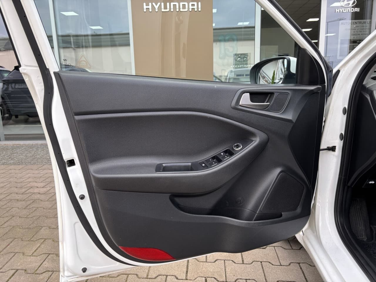 Hyundai i20 - zdjęcie 10