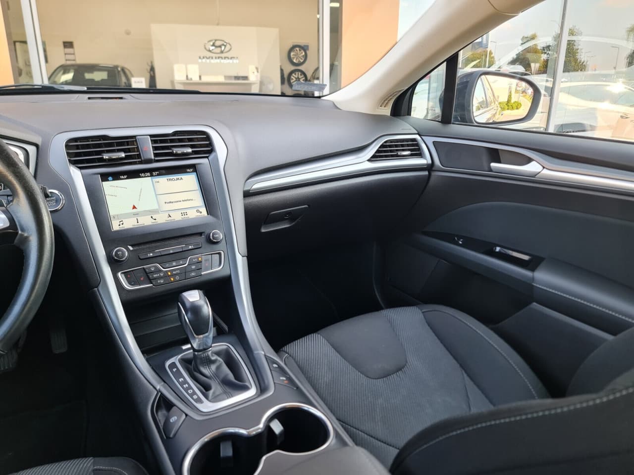 Ford Mondeo - zdjęcie 17