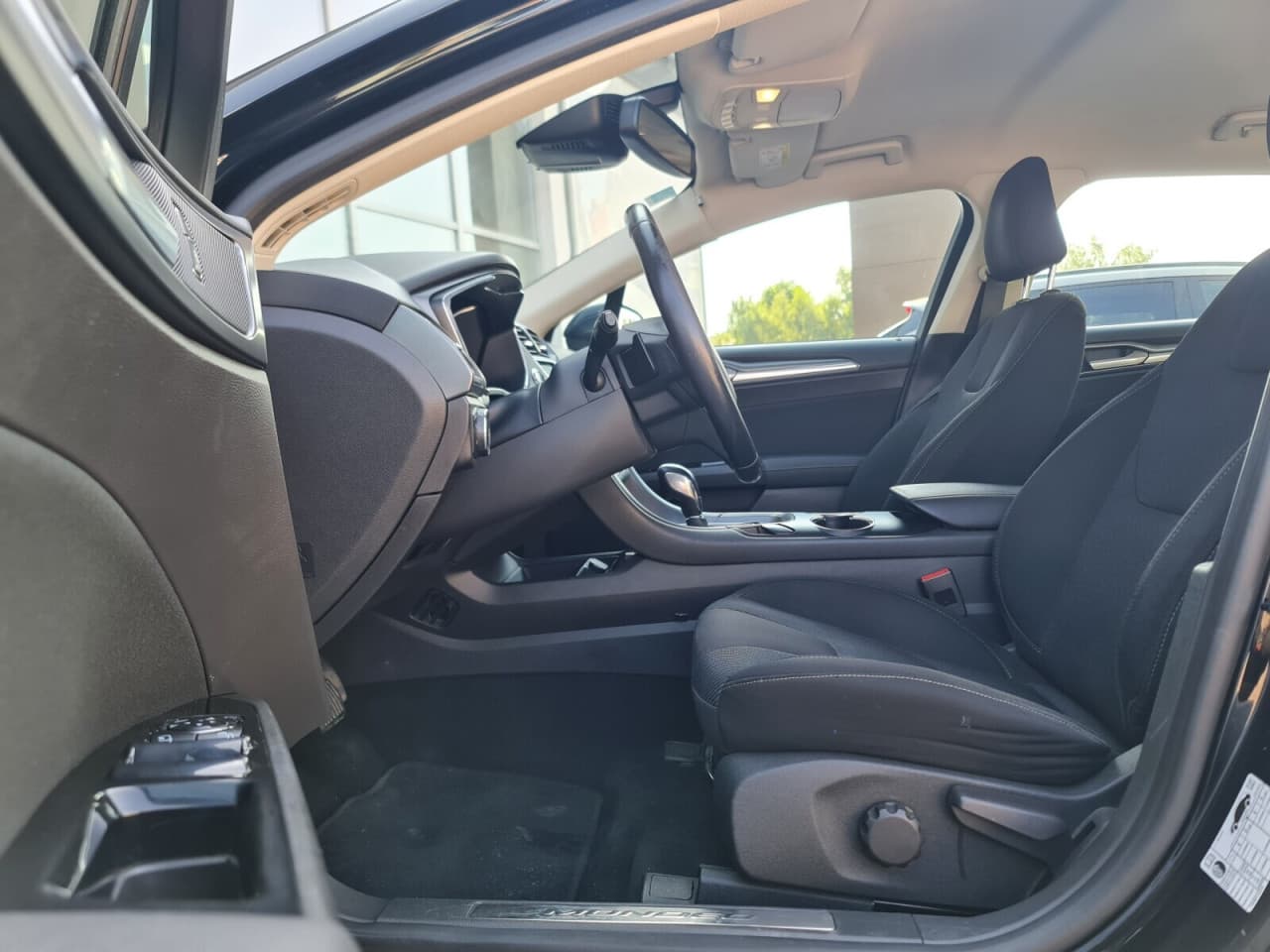 Ford Mondeo - zdjęcie 11